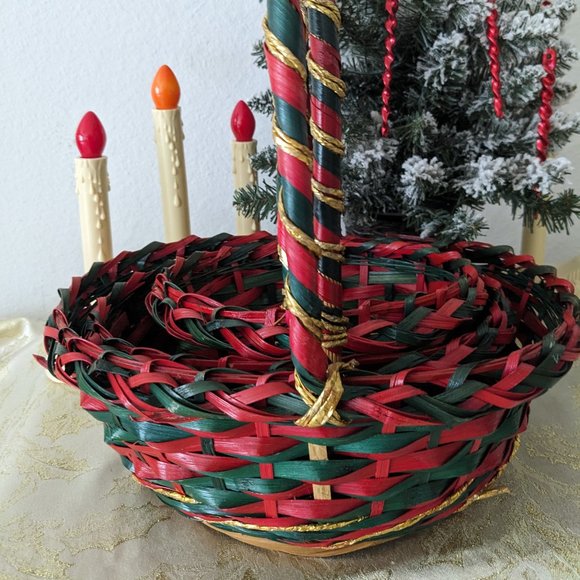 Crafters 4 Vtg. Oval Shape Red+Green Wicker Baskets - Picture 2 of 8